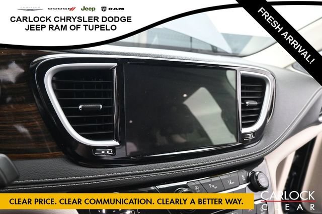 Used 2023 Chrysler Pacifica Limited FWD image 23