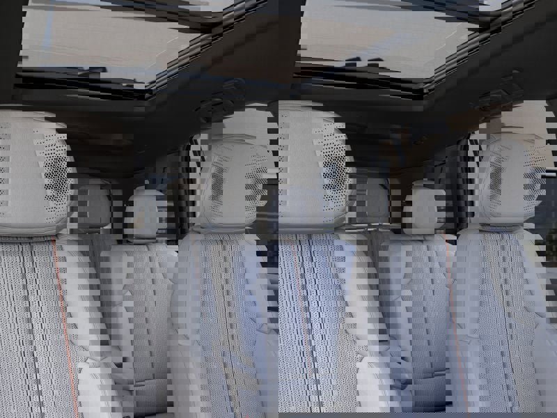 New 2026 Cadillac Vistiq Sport w/ LPO, Floor Liner Package AWD/4WD image 24