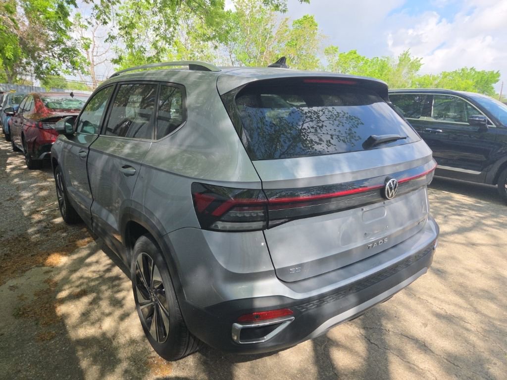 Used 2025 Volkswagen Taos SE image 9