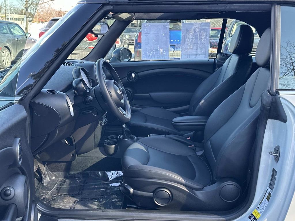 Used 2013 MINI Cooper Convertible image 23