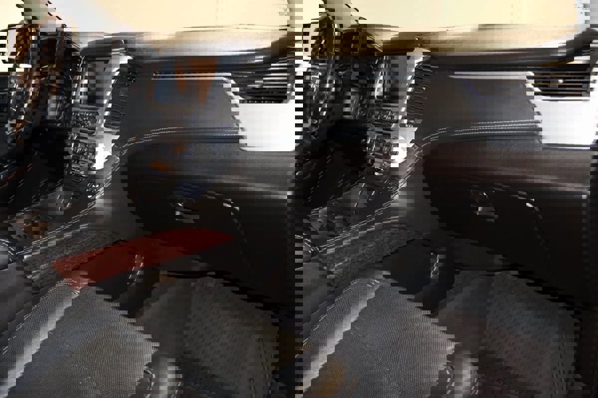 Used 2017 GMC Yukon SLT image 57