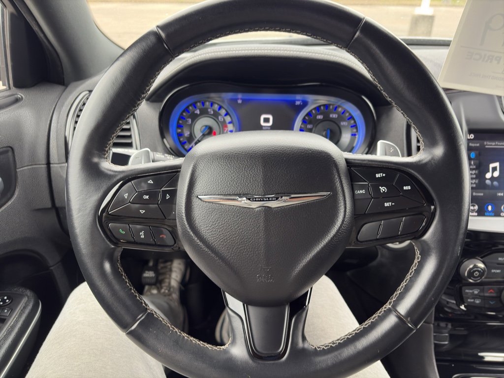 Used 2018 Chrysler 300 S w/ 300S Premium Group image 20