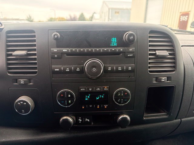 Used 2008 GMC Sierra 2500 SLE w/ Convenience Package AWD/4WD image 2