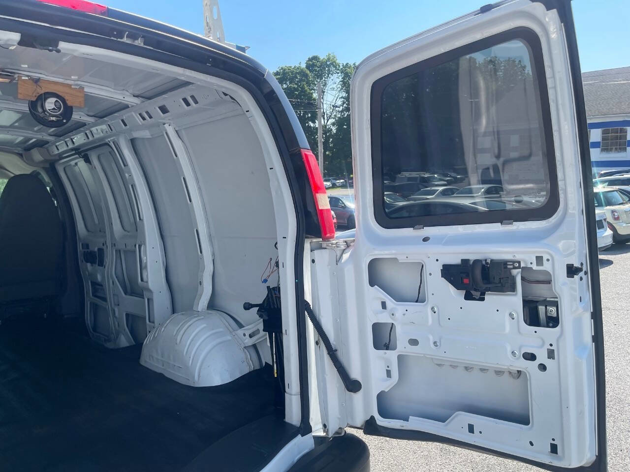Used 2012 Chevrolet Express 1500 RWD image 20