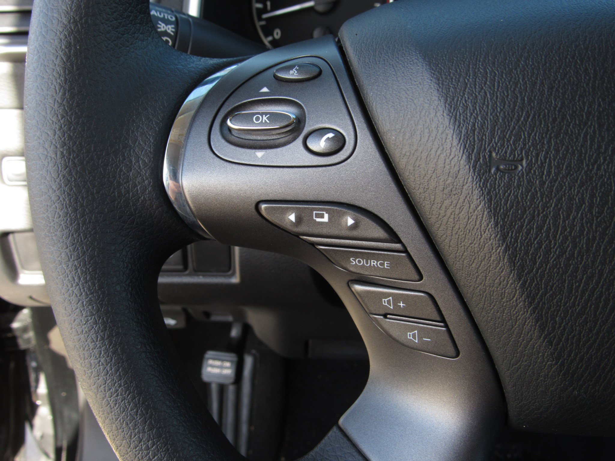 Used 2020 Nissan Murano S w/ Technology Package image 23