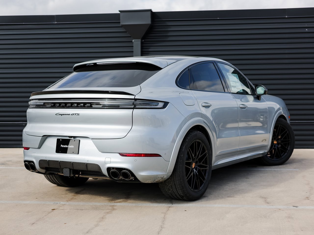 New 2026 Porsche Cayenne GTS image 7
