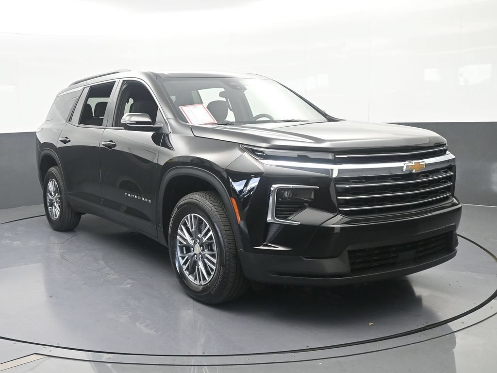 Used 2026 Chevrolet Traverse LT FWD image 9