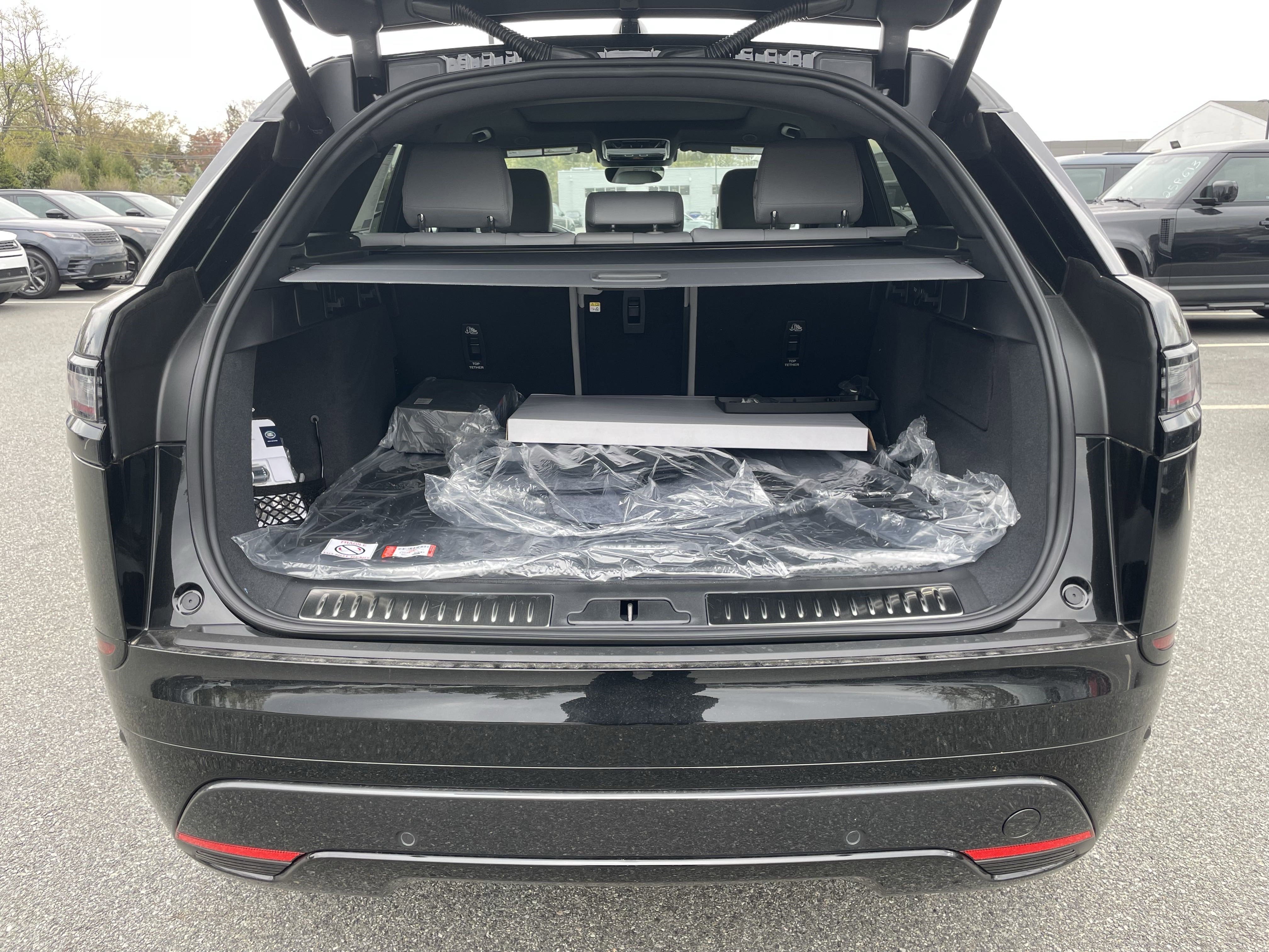 New 2026 Land Rover Range Rover Velar Dynamic SE image 36