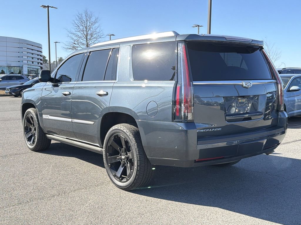 Used 2020 Cadillac Escalade Premium Luxury image 3