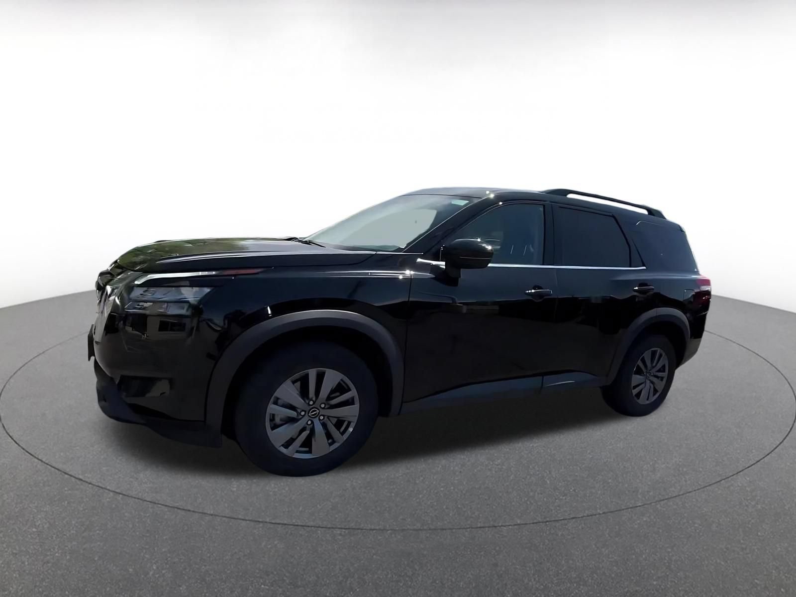 Used 2025 Nissan Pathfinder SV AWD/4WD image 6
