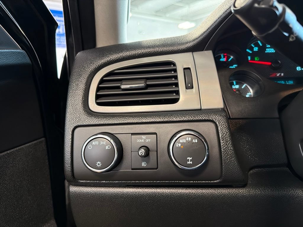 Used 2011 Chevrolet Suburban LT AWD/4WD image 19