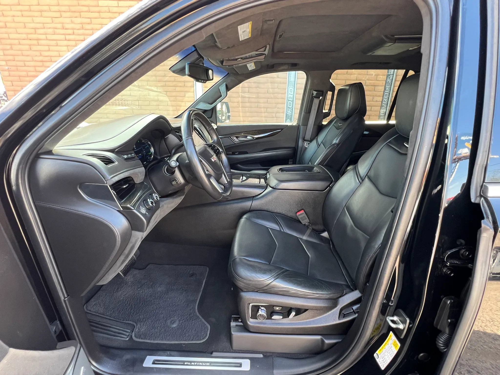 Used 2016 Cadillac Escalade Platinum AWD/4WD image 13