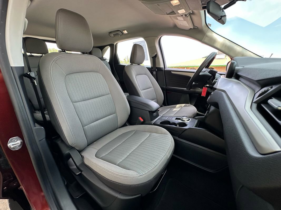 Used 2021 Ford Escape S image 4