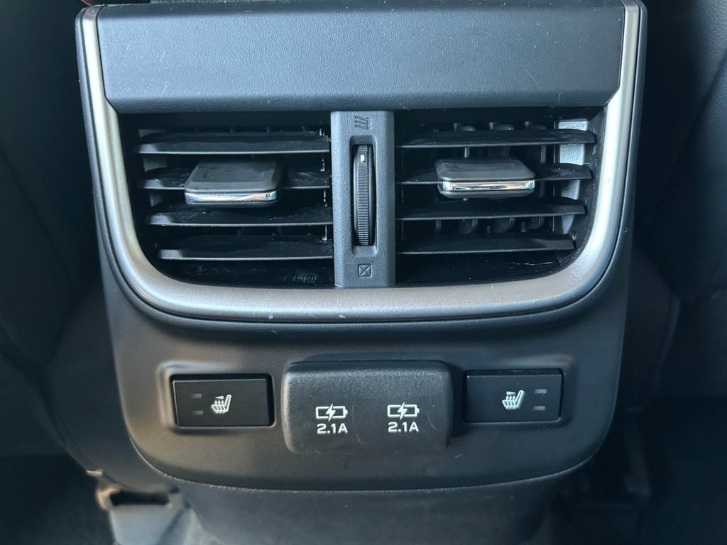 Used 2022 Subaru Outback Touring w/ Popular Package #2 image 18