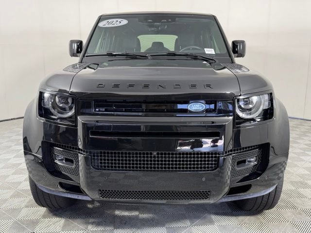 Used 2025 Land Rover Defender 110 X-Dynamic SE AWD/4WD image 11