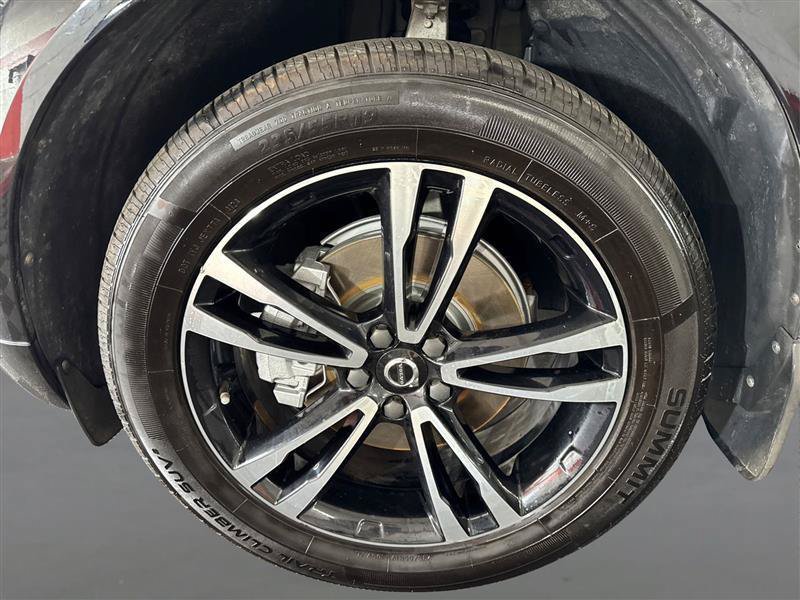 Used 2021 Volvo XC60 T5 Momentum AWD/4WD image 24