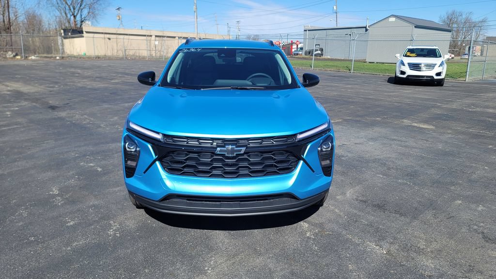 New 2026 Chevrolet Trax LT w/ Driver Confidence Package FWD image 4
