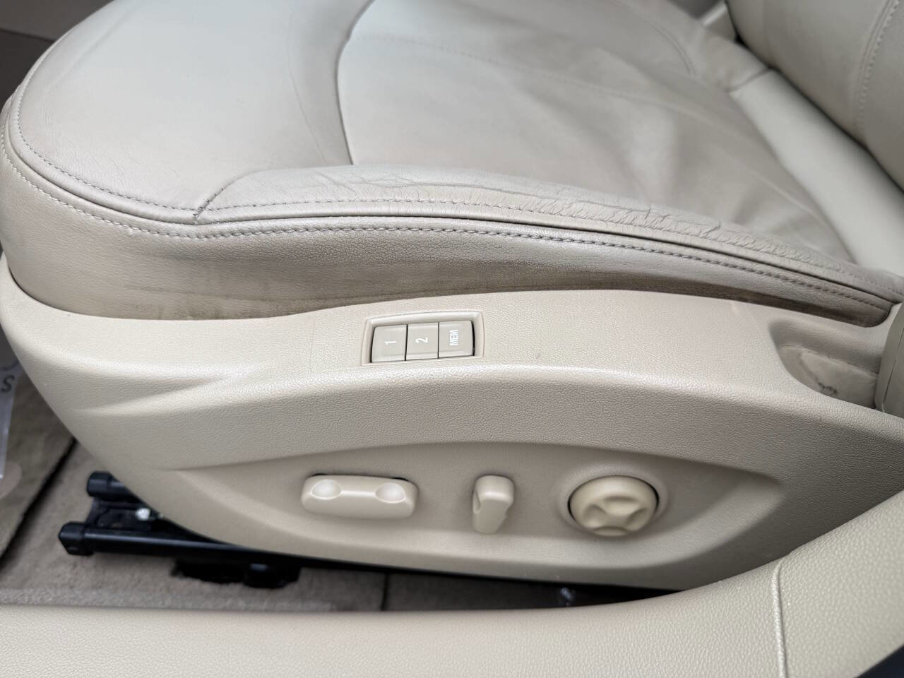 Used 2012 Buick LaCrosse Premium w/ Driver Confidence Package image 12