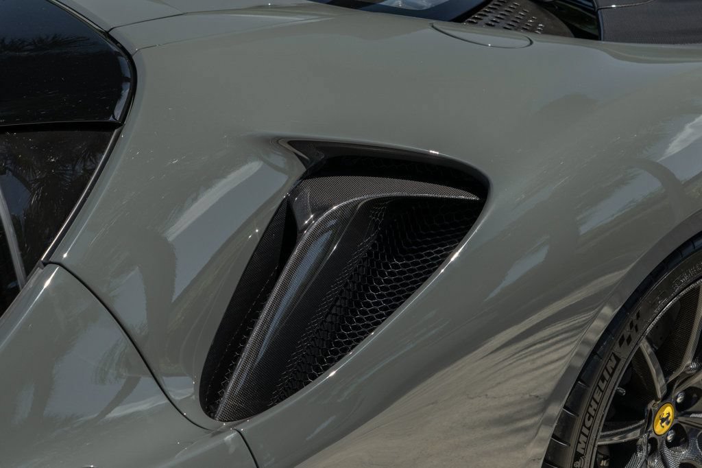 Used 2022 Ferrari SF90 Stradale AWD/4WD image 4