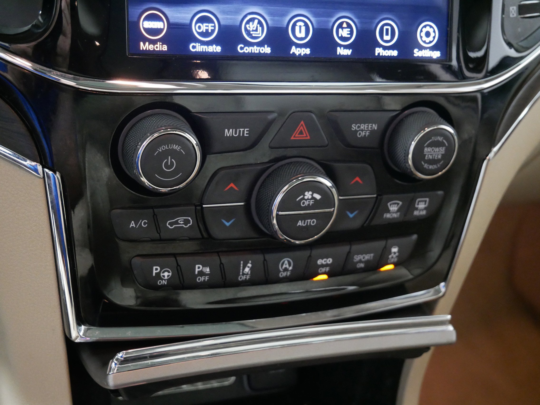 Used 2020 Jeep Grand Cherokee Overland image 23