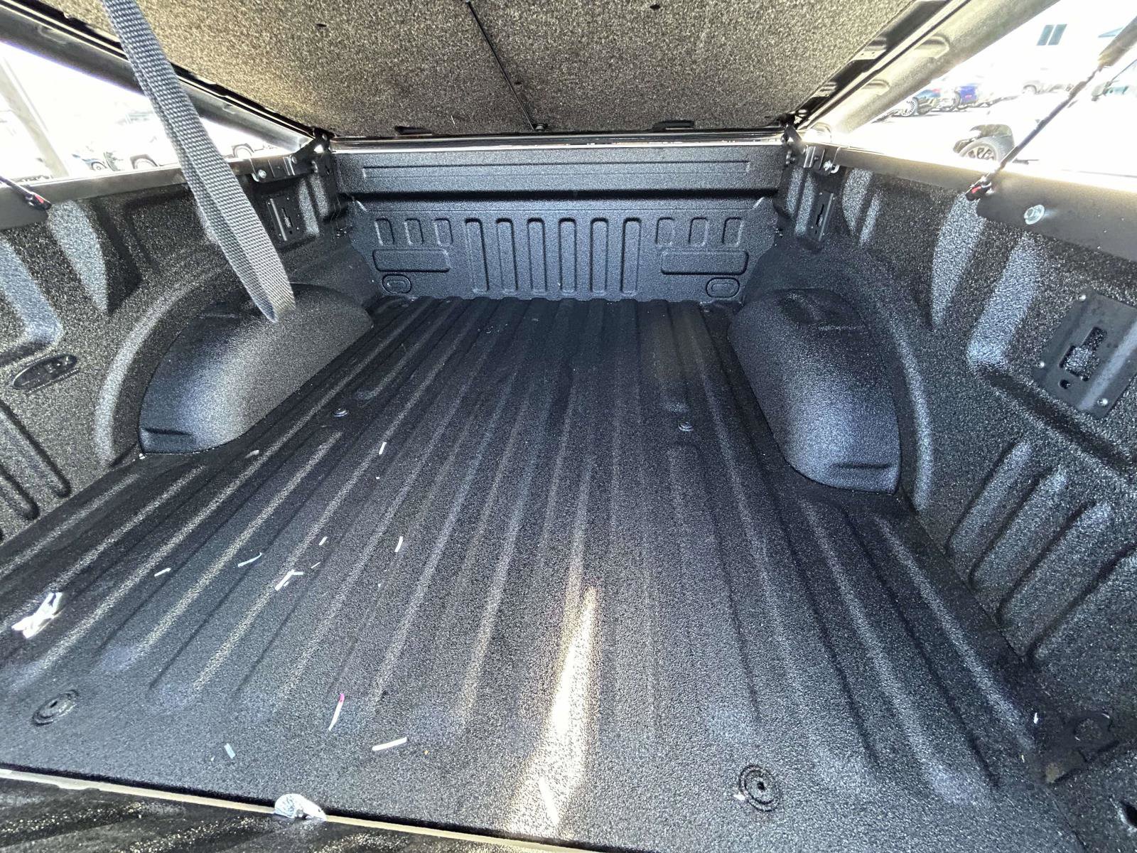 Used 2015 Ford F150 Lariat w/ Equipment Group 502A Luxury image 16