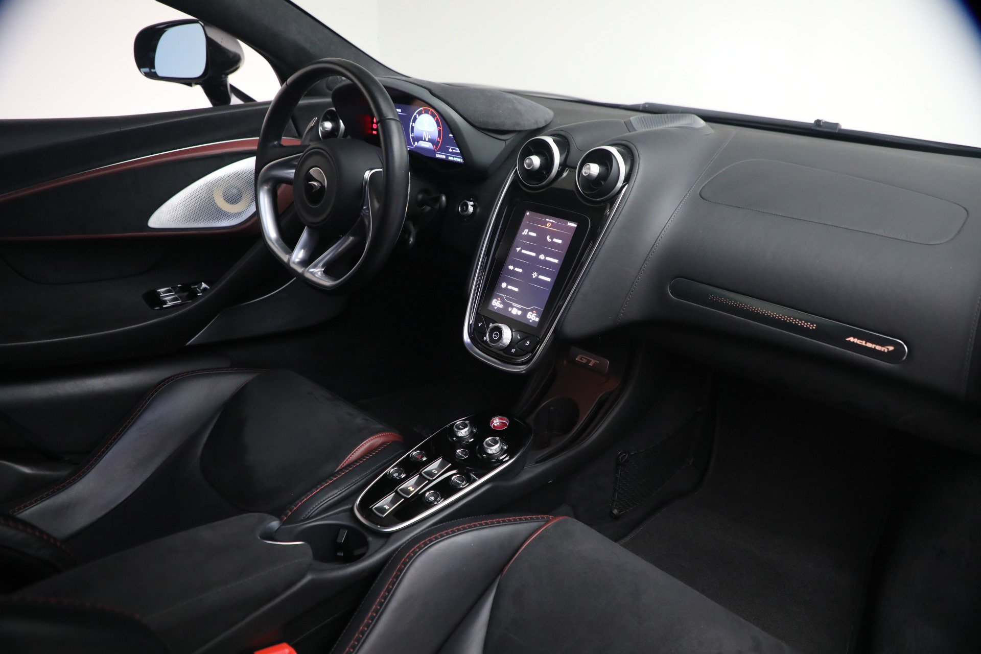 Used 2023 McLaren GT RWD image 26
