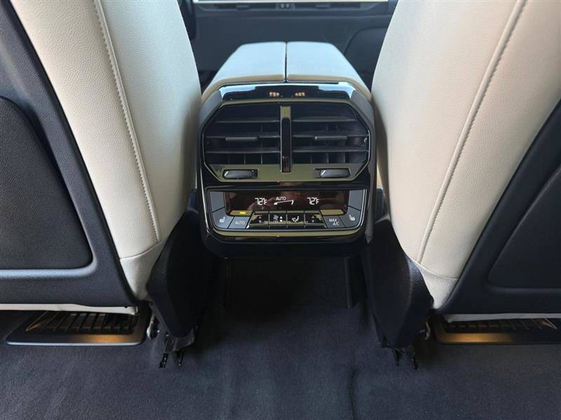 Used 2023 BMW iX xDrive50 w/ Premium Package image 39