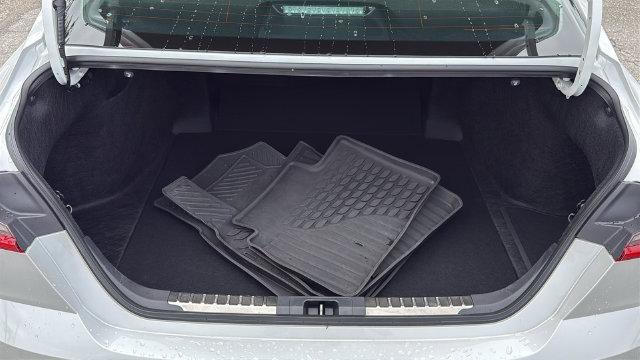 Used 2026 Toyota Camry XLE FWD image 9