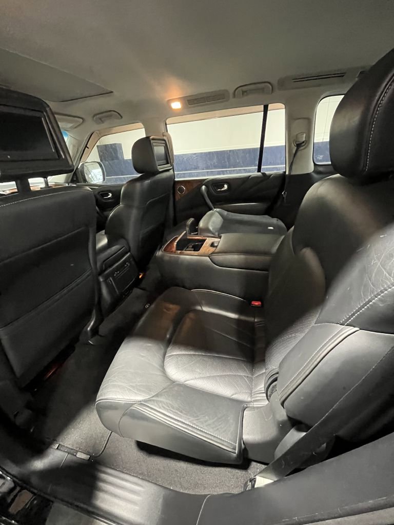 Used 2015 INFINITI QX80 4WD w/ Deluxe Technology Package image 8
