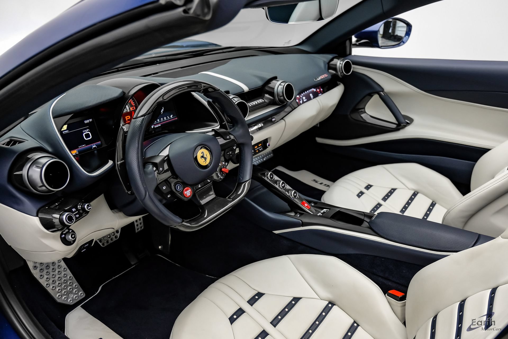 Used 2022 Ferrari 812 GTS RWD image 3