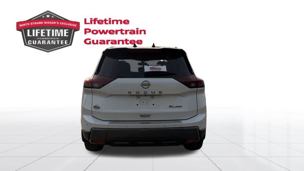 Certified 2025 Nissan Rogue SL w/ Tech Package image 4