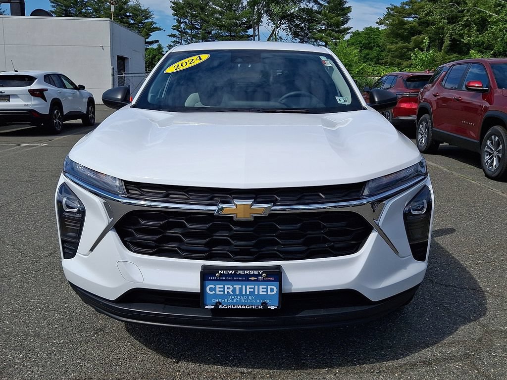 Certified 2024 Chevrolet Trax LS FWD image 2