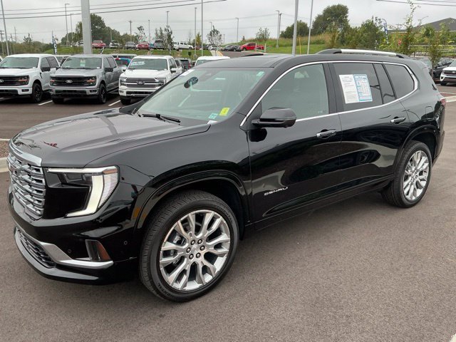 Used 2025 GMC Acadia Denali w/ Super Cruise Package FWD image 3