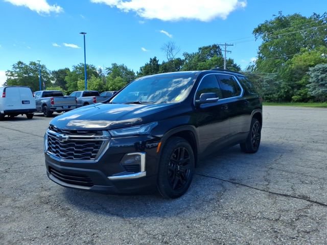 Used 2022 Chevrolet Traverse LT w/ LPO, Blackout Package AWD/4WD image 3