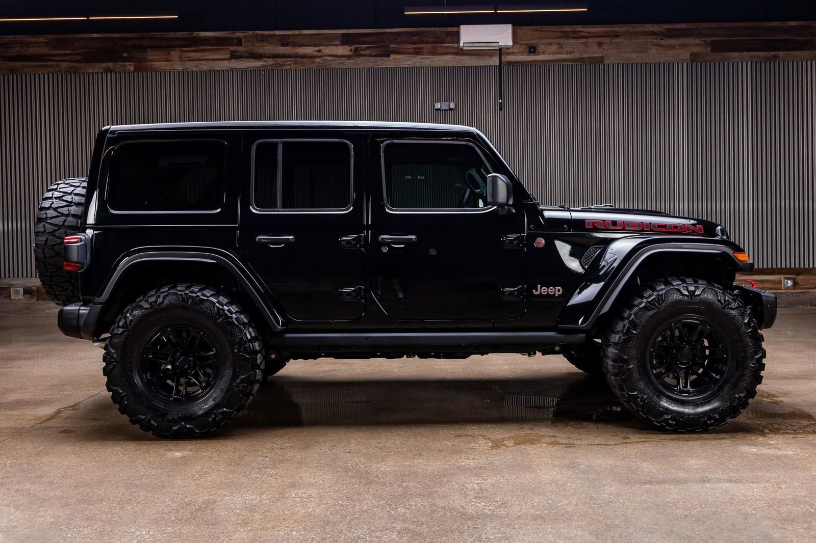 Used 2025 Jeep Wrangler Unlimited Rubicon AWD/4WD image 10