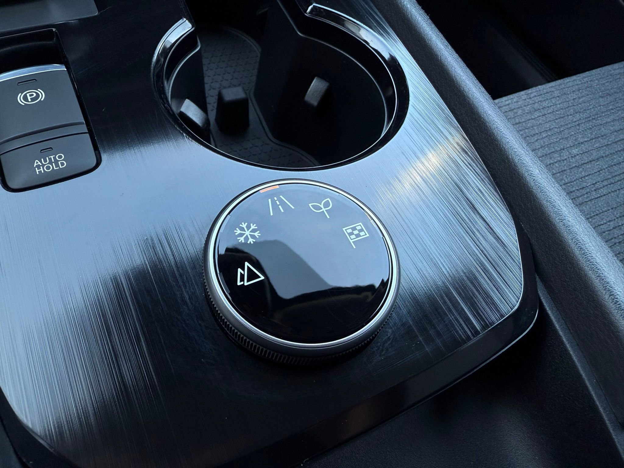 Used 2023 Nissan Rogue SV image 42