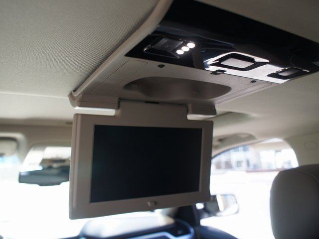 Used 2019 Chevrolet Suburban Premier image 13