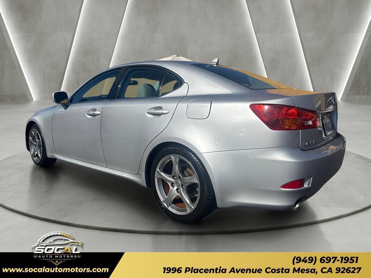 Used 2007 Lexus IS 350 RWD image 3