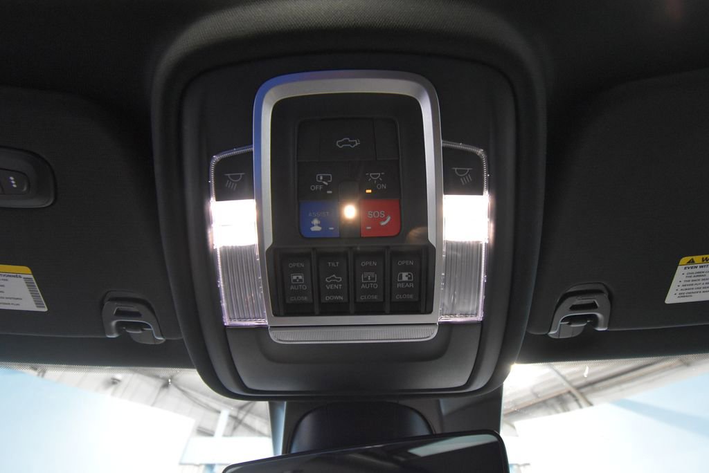 Used 2020 RAM 1500 Limited image 19