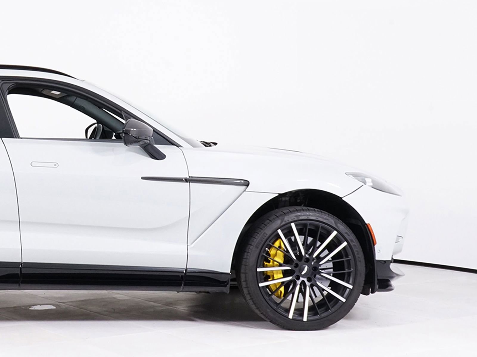 Used 2023 Aston Martin DBX 707 AWD/4WD image 15