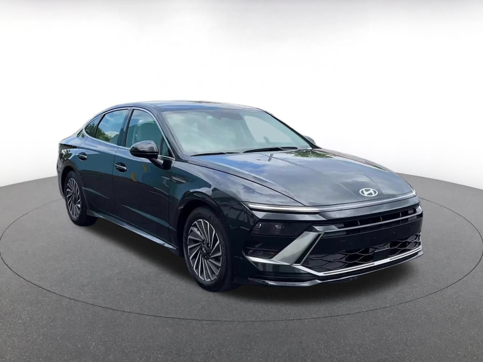 Used 2025 Hyundai Sonata SEL FWD image 3