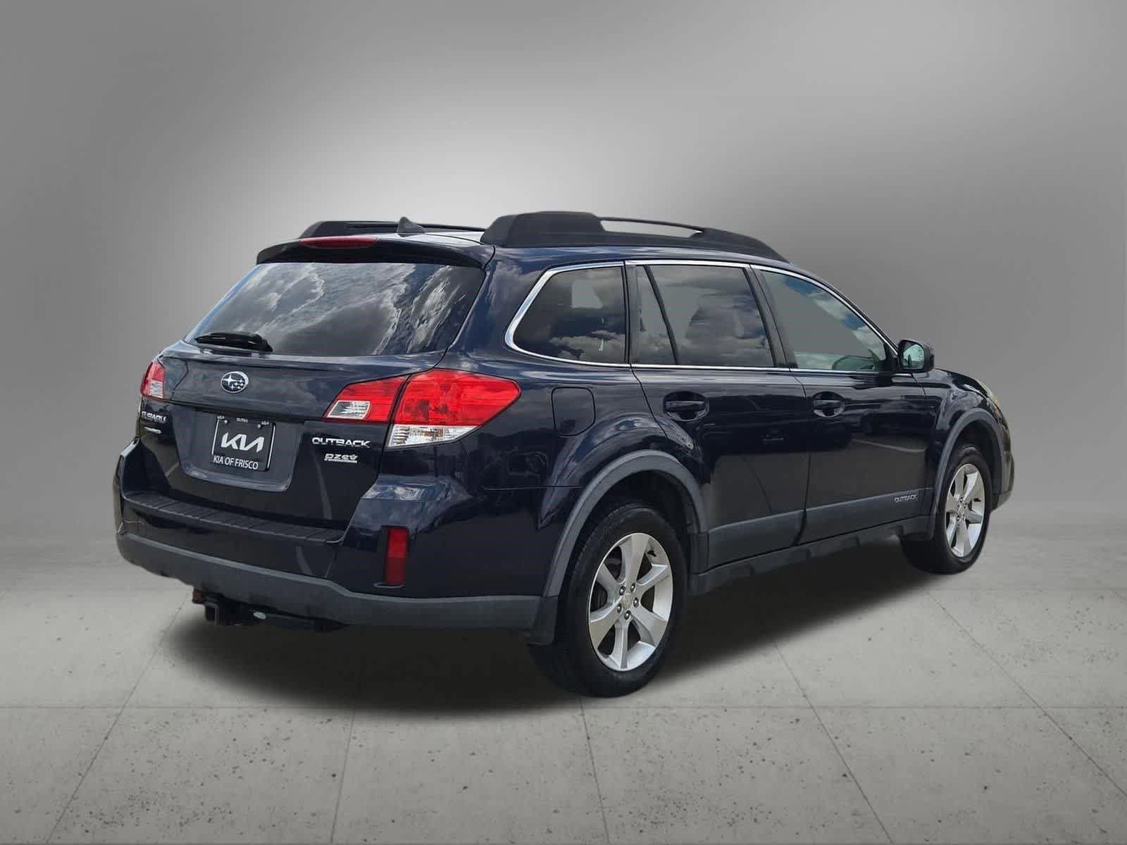 Used 2014 Subaru Outback 2.5i Limited w/ Moonroof Package AWD/4WD image 6