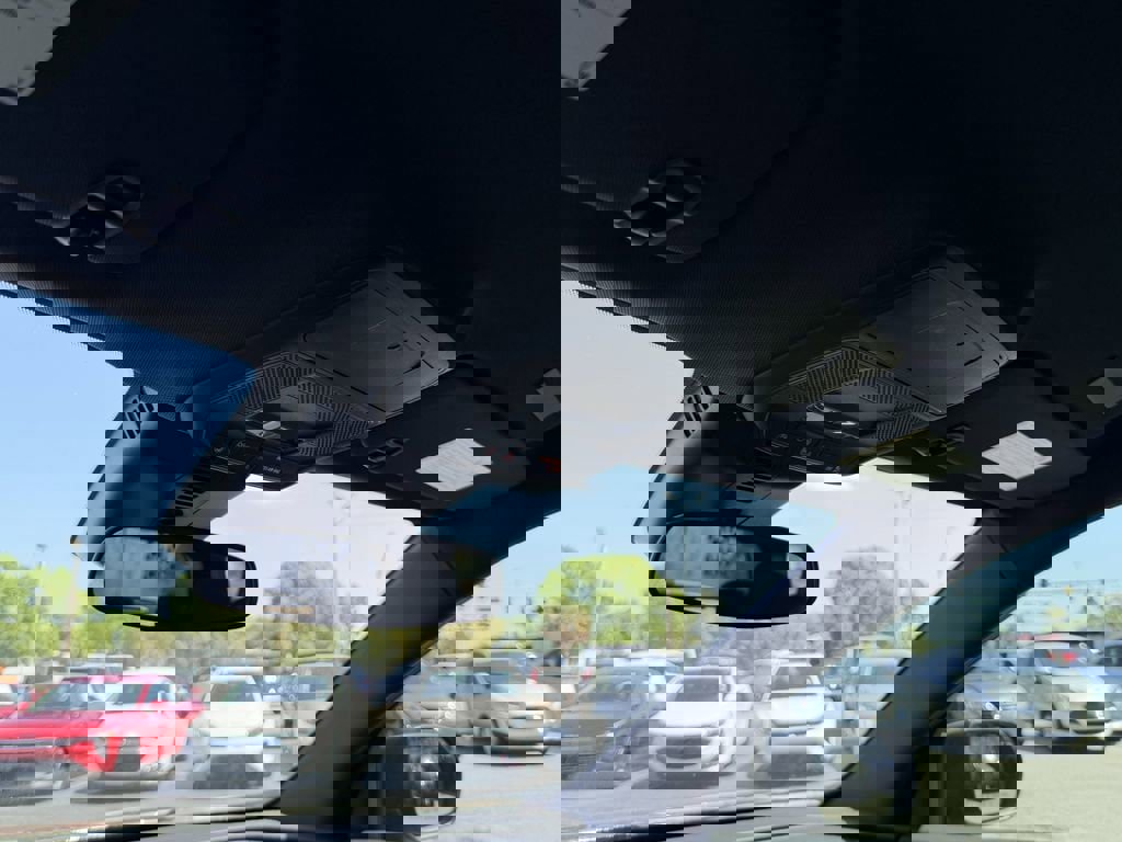 Certified 2025 Chevrolet Traverse LT w/ Driver Confidence Package image 35