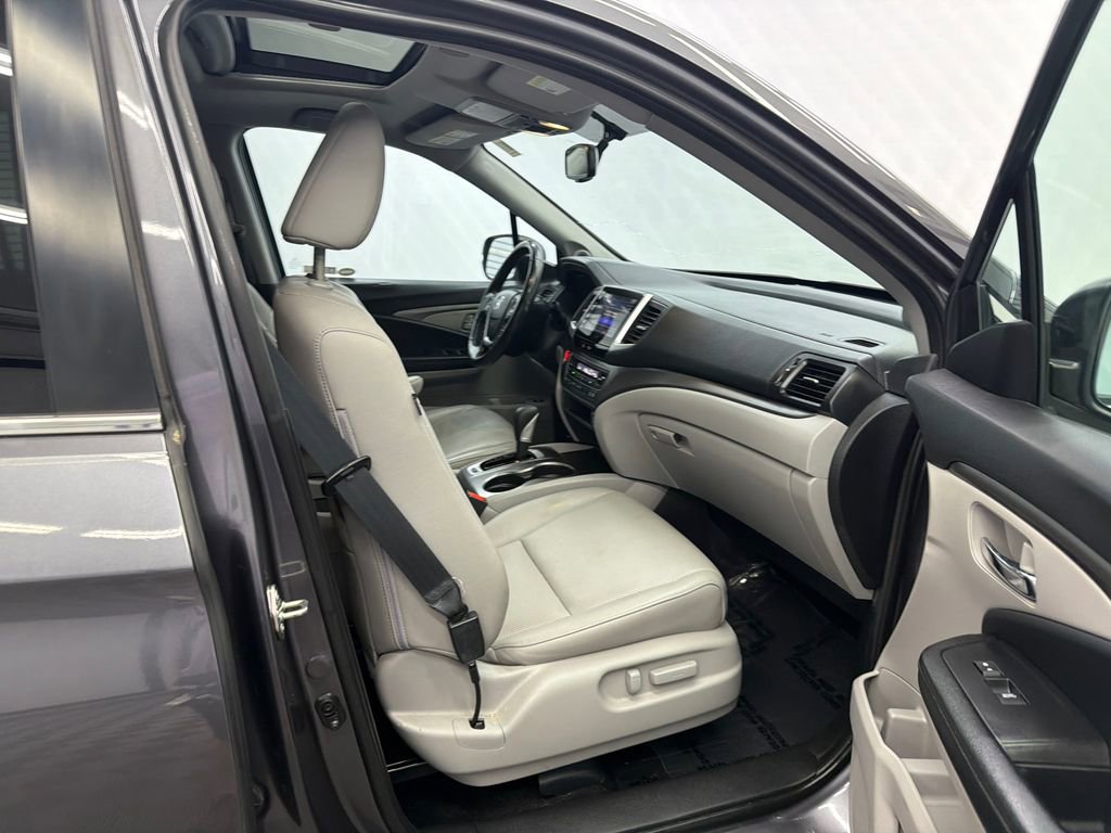 Used 2019 Honda Ridgeline RTL-T image 14