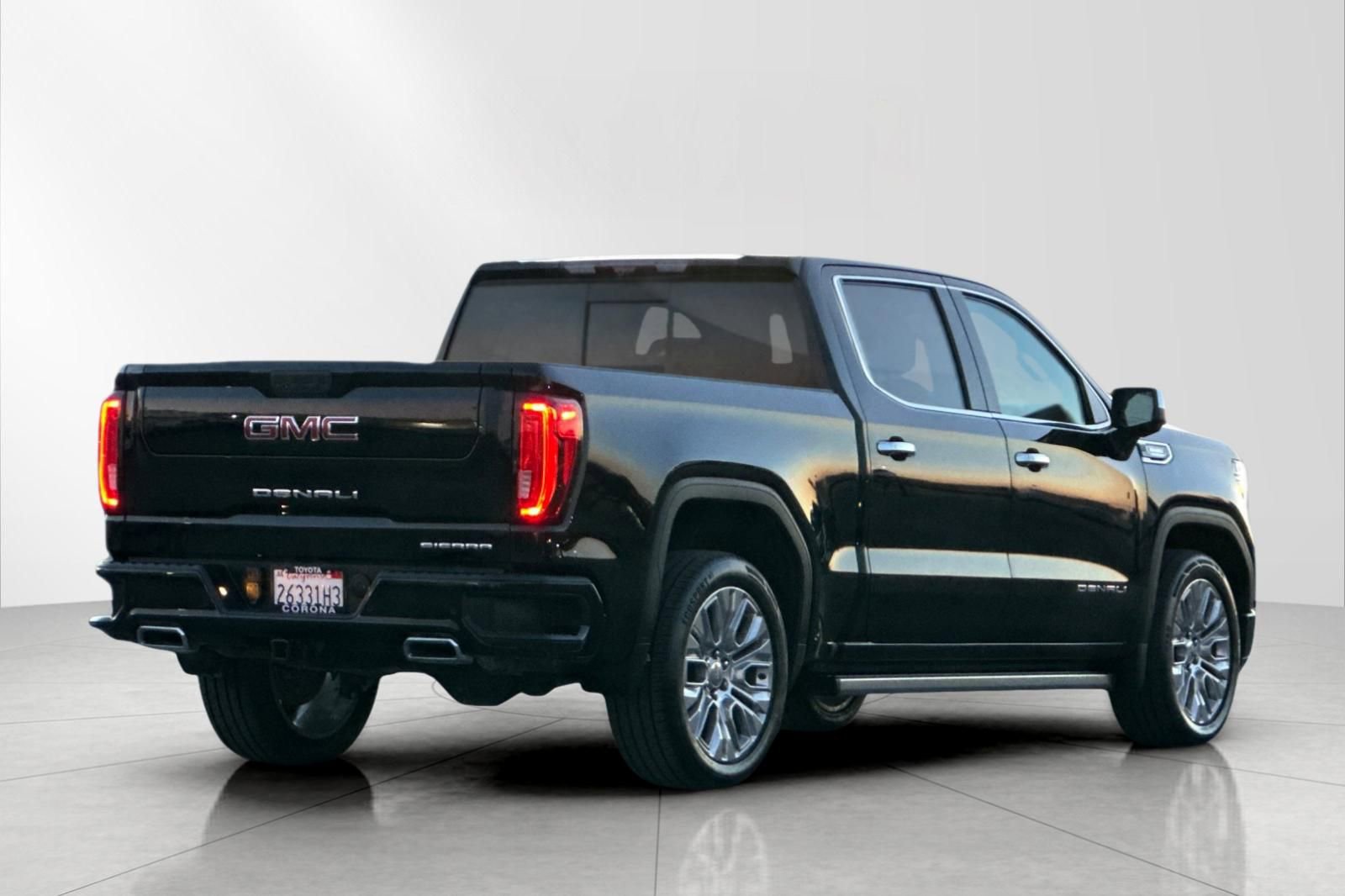 Used 2021 GMC Sierra 1500 Denali w/ Denali Ultimate Package image 3
