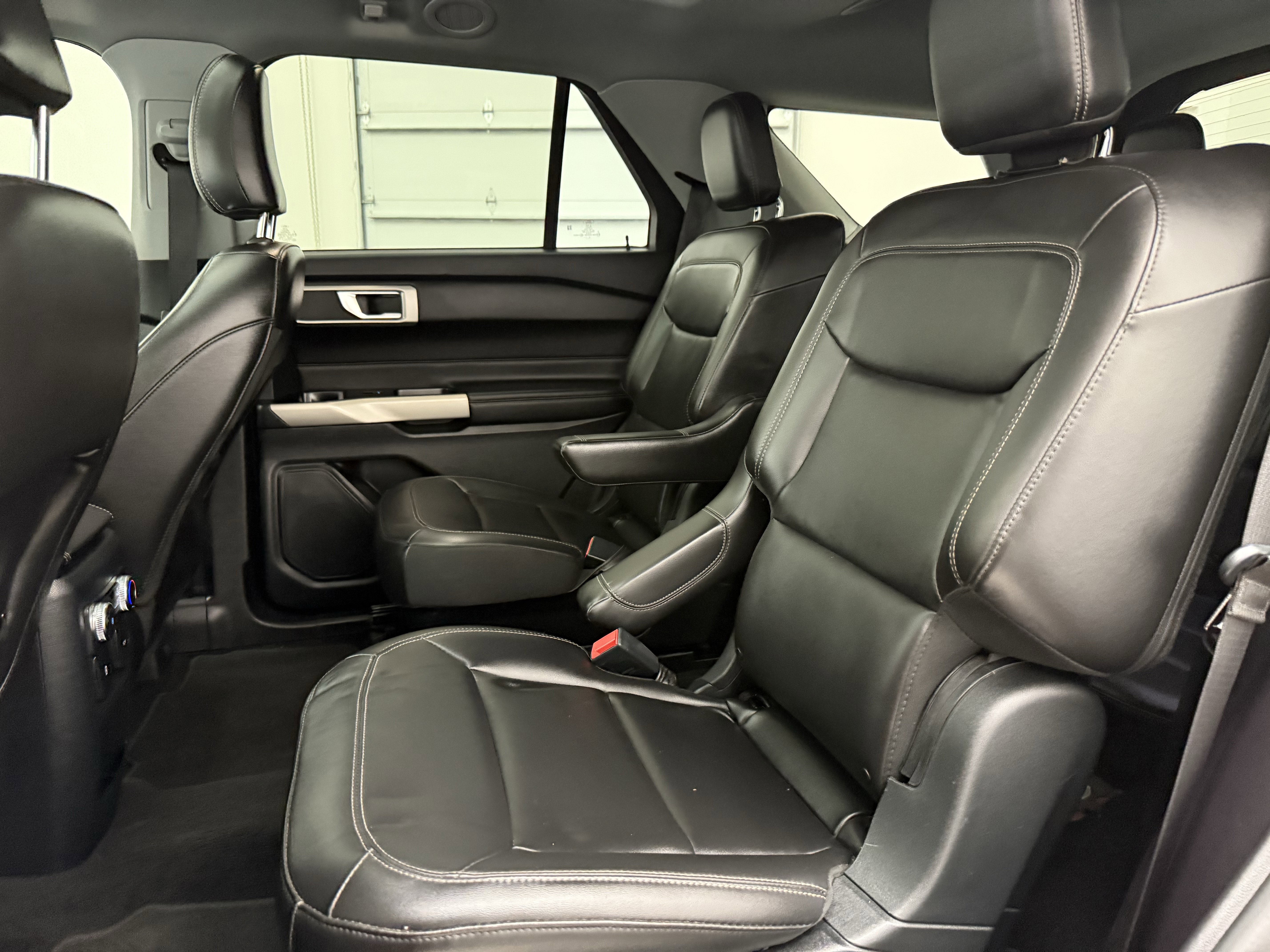 Used 2021 Ford Explorer XLT w/ Equipment Group 202A image 25