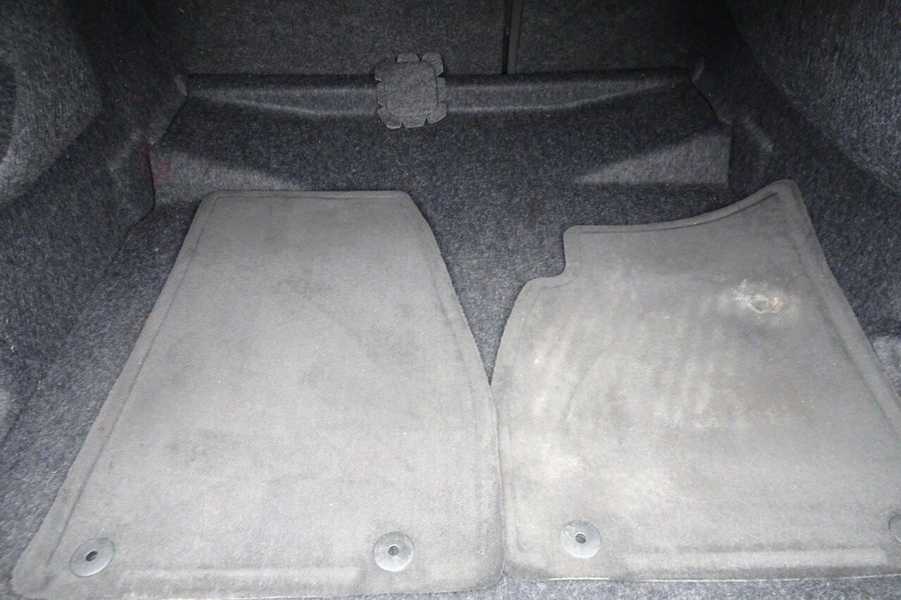 Used 2013 Buick LaCrosse Premium w/ Driver Confidence Package image 9