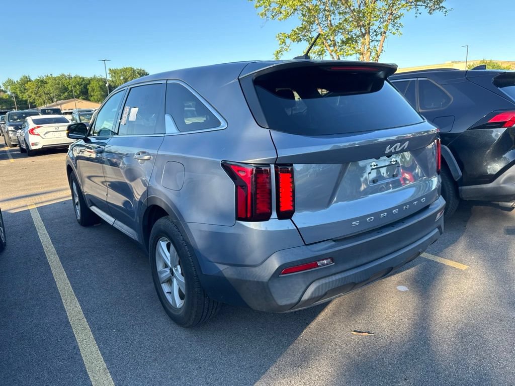 Used 2022 Kia Sorento LX FWD image 4