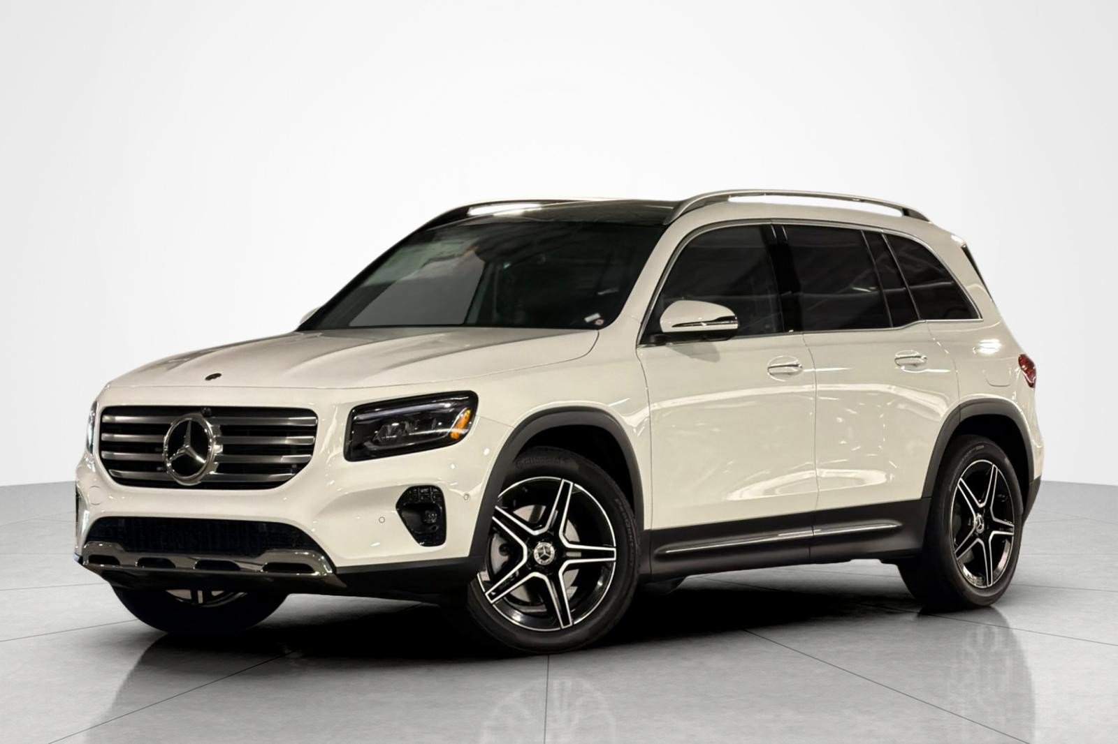 New 2026 Mercedes-Benz GLB 250 4MATIC image 1