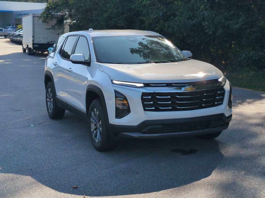 New 2026 Chevrolet Equinox LT FWD image 2